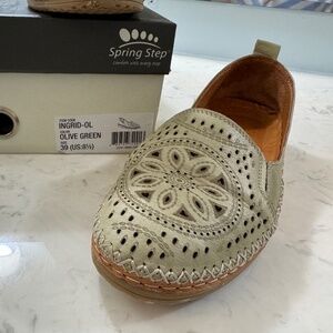 Spring Step Olive Green Ingrid Loafers, size 8.5